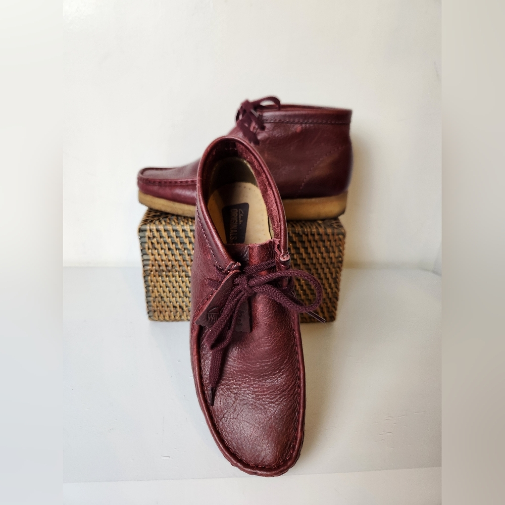 Clarks Originals Wallabees Burgundy Leather Gum Sole Chukka Boots